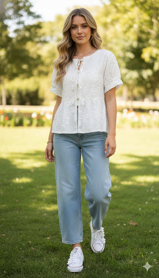 🎀 ROMANTIC BOWS: VERSIPIELTE WEISSE BLUSE MIT SCHÖSSCHEN