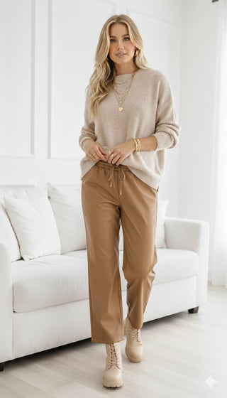 👖 LEDER-IMITAT HOSE IN HELLBRAUN