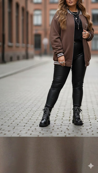 💎 STRASS-SWEATJACKE "LUXURY CURVY" (SCHOKOBRAUN)