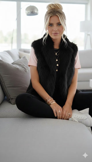 🖤 ÄRMELLOSE TEDDY-FELLWESTE IN SCHWARZ