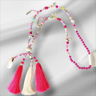 Statementkette in Creme-, Pink- und Rosa-Tönen – mit kleinen Muscheln