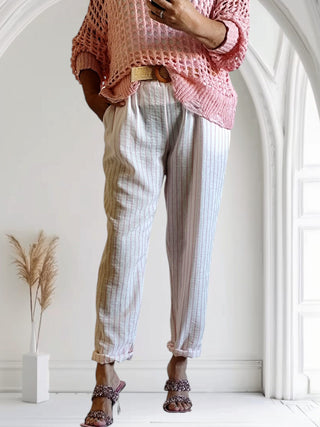 Sommerhose mit Gürtel – Weiß-Rosa gestreift, Größe 36 bis 42 TU