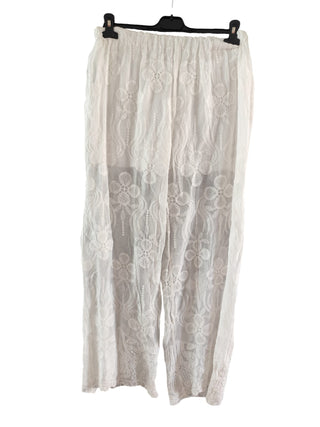 HOSE „GLAMOUR LACE“ – WEIẞ MIT EDLER STICKEREI & STRASS 💎