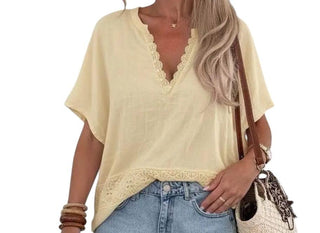 🌸 BLUSENSHIRT LENA MIT SPITZE & BLUMENSTICKEREI S126